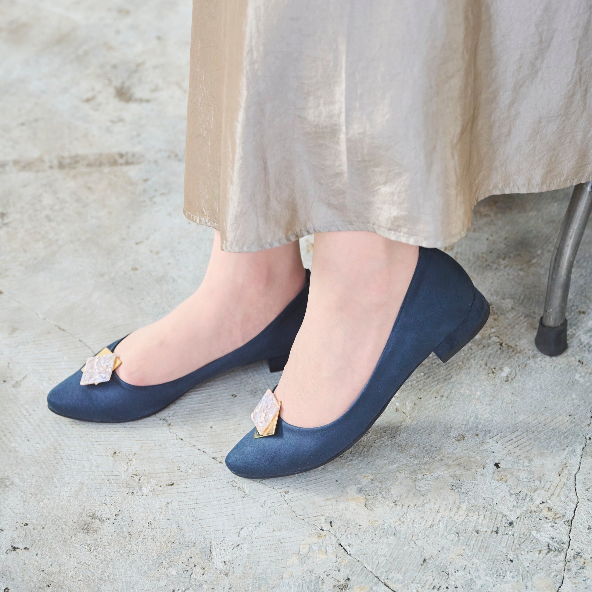 lelys flat pumps